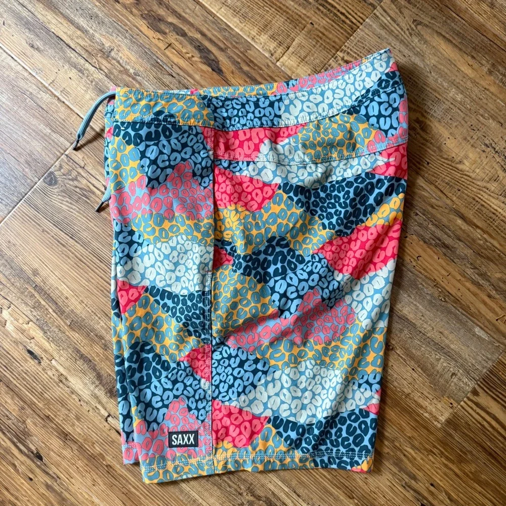 SAXX Betawave 2N1 Boardie Mens 36 Multi Color Leopard Board Shorts 19